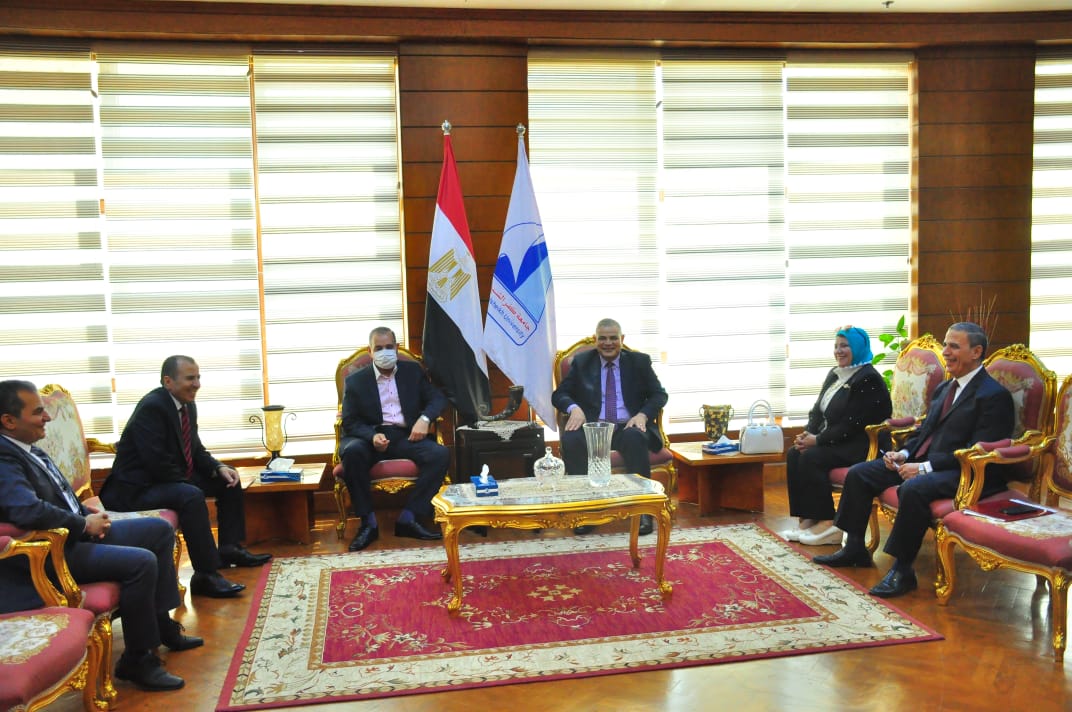 جامعة كفرالشيخ تكرم صاحب الرقم القياسي في تلاوة القرآن الكريم دون خطأ